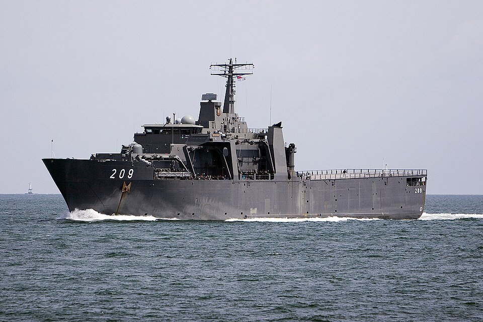 Endurance-class landing platform dock — licensed reference photograph