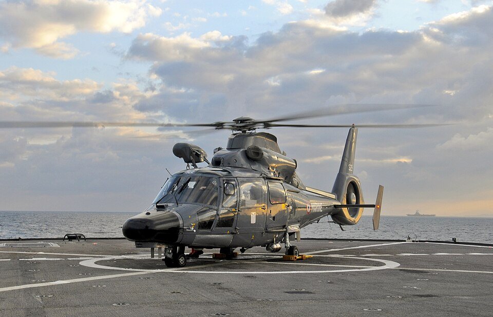 Eurocopter AS365 Dauphin — licensed reference photograph