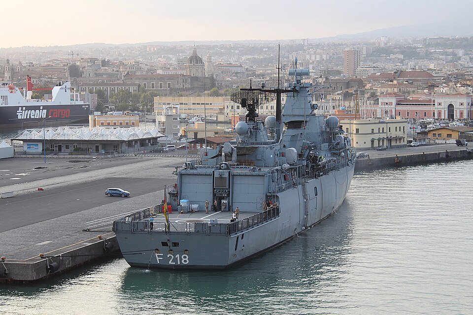 German frigate Mecklenburg-Vorpommern — licensed reference photograph