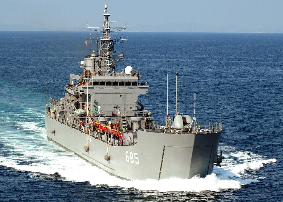 Go Jun Bong-class tank landing ship — licensed reference photograph