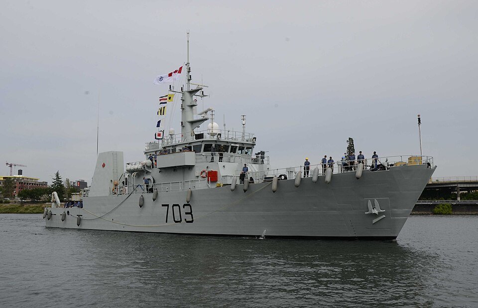 Kingston-class coastal defence vessel — licensed reference photograph