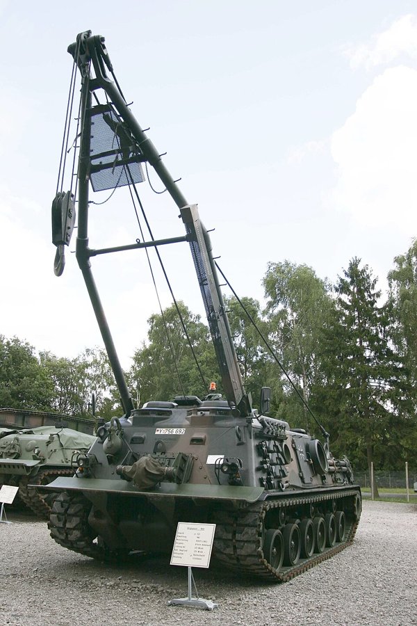 M88 recovery vehicle — licensed reference photograph