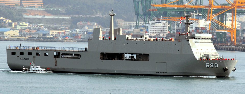 Makassar-class landing platform dock — licensed reference photograph