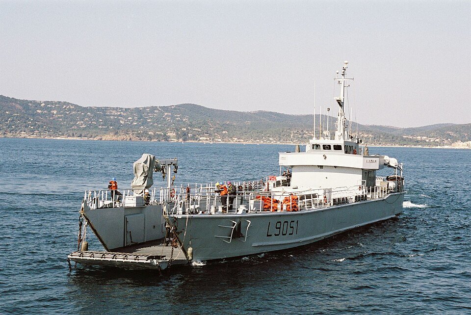 Mistral-class landing helicopter dock — licensed reference photograph