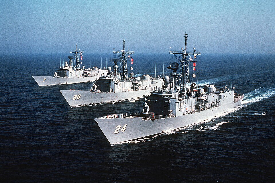Oliver Hazard Perry-class frigate — licensed reference photograph
