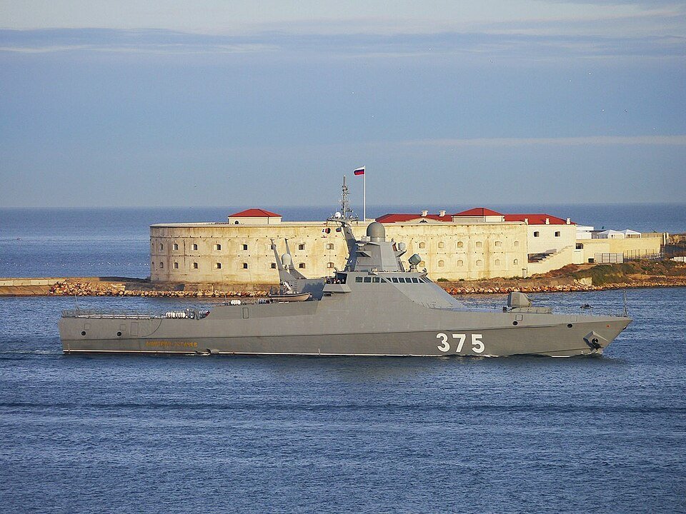 Project 22160 patrol ship — licensed reference photograph