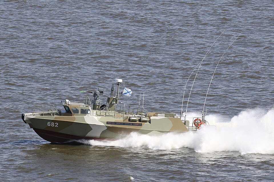 Raptor-class patrol boat — licensed reference photograph
