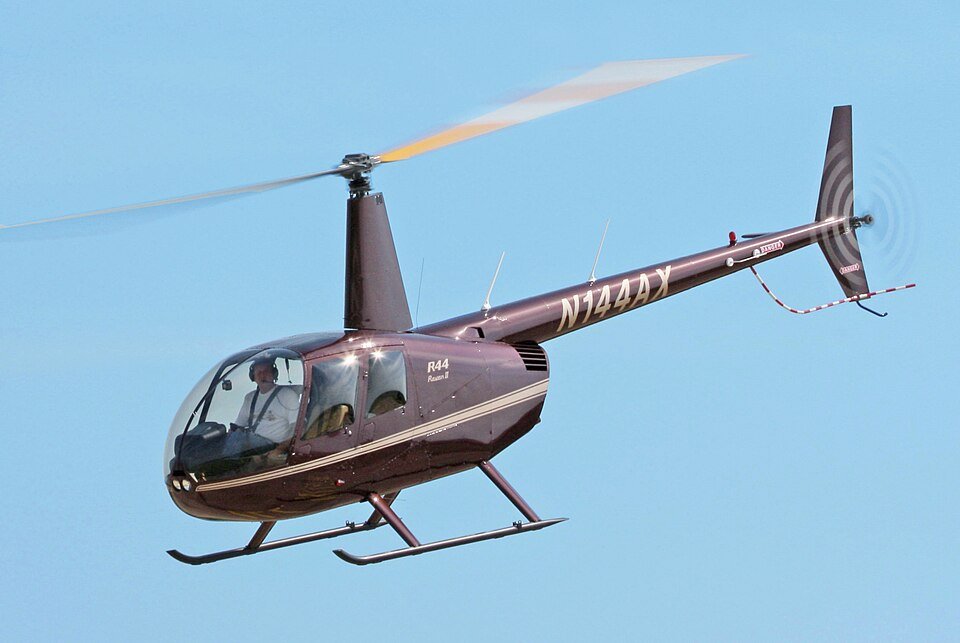 Robinson R44 — licensed reference photograph