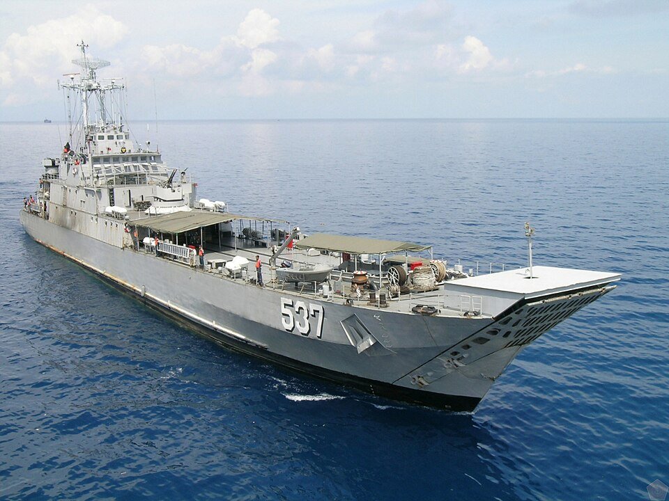 Teluk Gilimanuk-class landing ship — licensed reference photograph