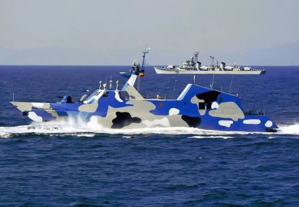 Type 022 missile boat — licensed reference photograph