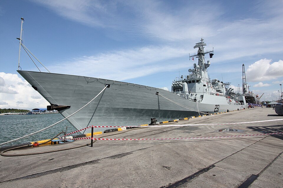 Zulfiquar-class frigate — licensed reference photograph